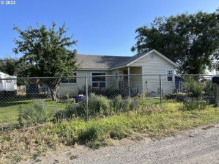 Foreclosed Home - 990 E VIEW DR, 97838