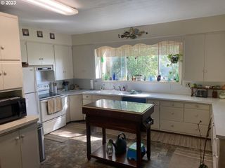 Foreclosed Home - 62665 DRY CREEK LN, 97876