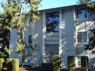 Foreclosed Home - 4635 W LAKE SAMMAMISH PKWY SE, 98027