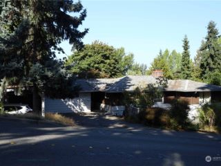 Foreclosed Home - 2273 74TH AVE SE, 98040
