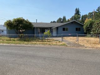 Foreclosed Home - 1001 OAK ST, 98626