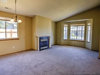 Foreclosed Home - 8706 NE 153RD AVE, 98682