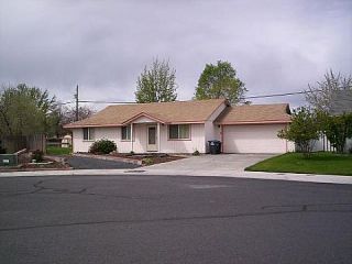 Foreclosed Home - 928 E HAYDEN DR, 98837