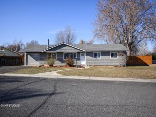 Foreclosed Home - 1006 S 76th Ave, 98908
