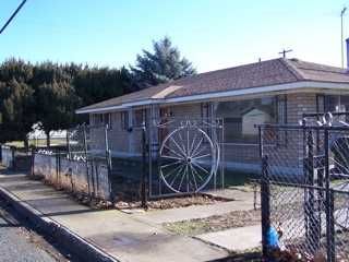 Foreclosed Home - 402 S BEECH ST, 98948