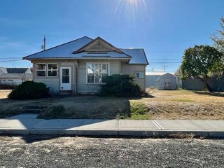 Foreclosed Home - 411 W 4TH ST, 99032