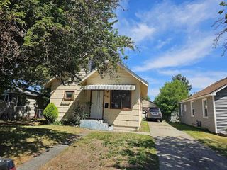 Foreclosed Home - 1621 E CROWN AVE, 99207